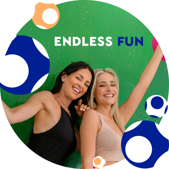 Smiling girls promoting Fastkeno